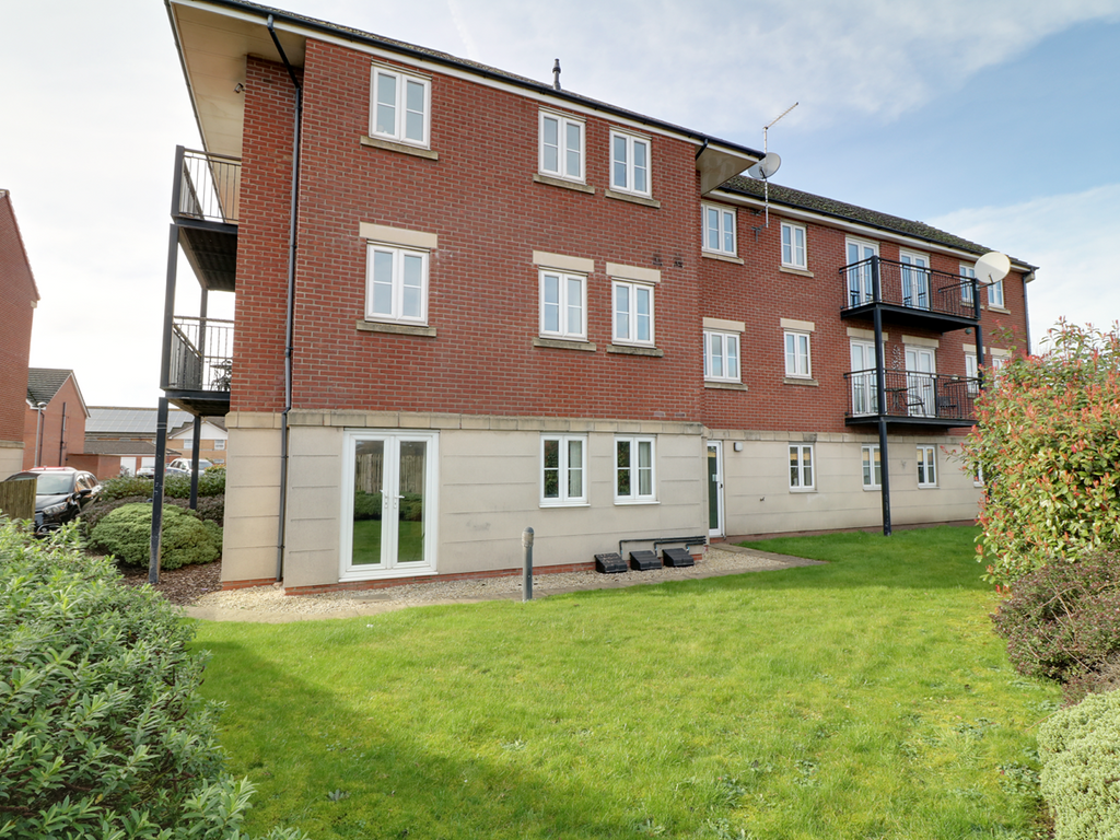 2 bed flat for sale in Gadwall Way, Scunthorpe DN16, £88,000