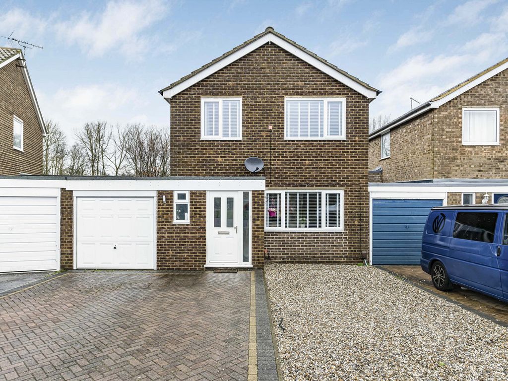 3 bed link detached house for sale in Orpwood Way, Abingdon OX14, £399,995