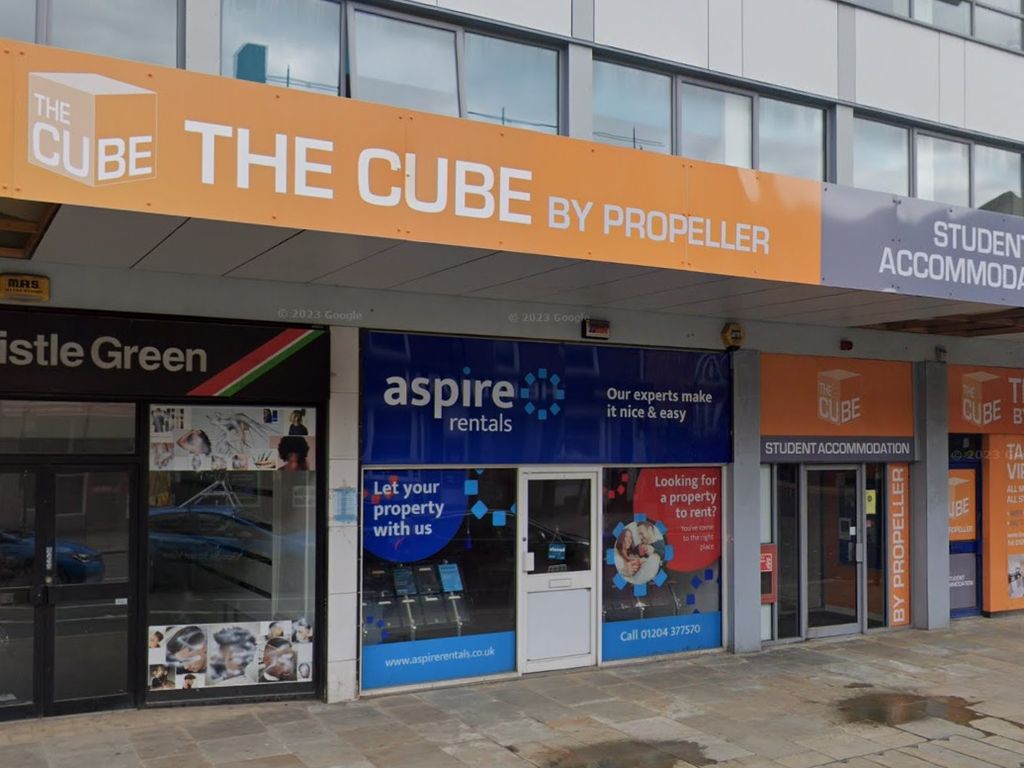 Retail premises to let in Bradshawgate, Bolton BL1, £25,000 pa