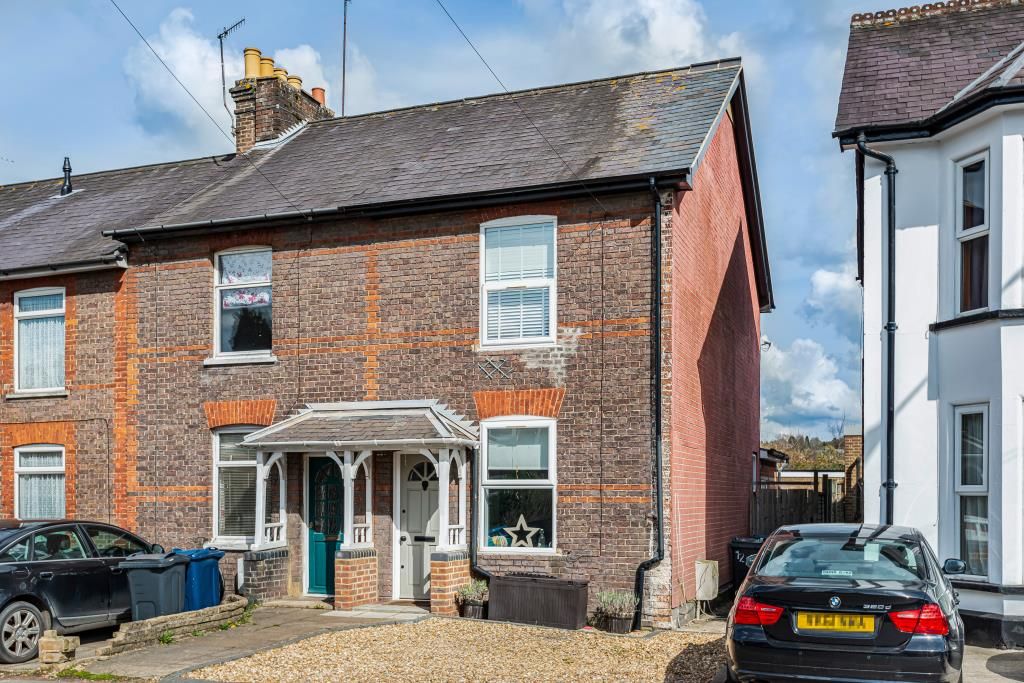 2 bed end terrace house for sale in Chesham, Buckinghamshire HP5, £425,000