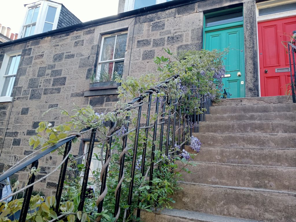 2 bed flat for sale in 12 Atholl Terrace, Haymarket EH11, £335,000
