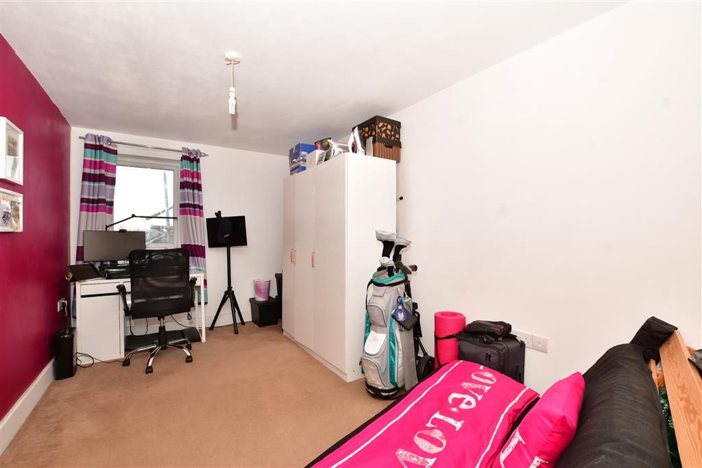 2 bed flat for sale in Canterbury Road, Croydon, Surrey CR0, £195,000