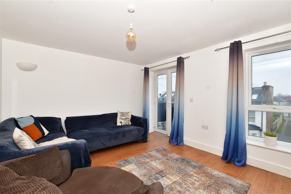 2 bed flat for sale in Canterbury Road, Croydon, Surrey CR0, £195,000