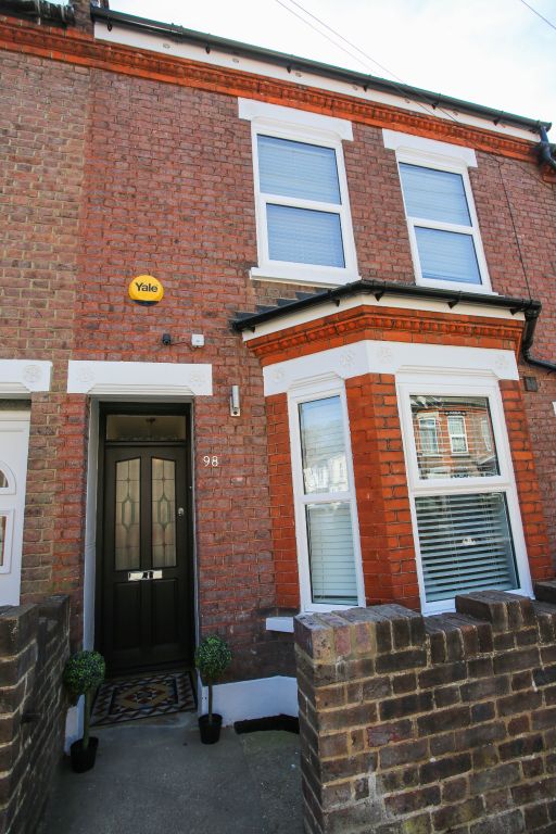 Room to rent in 98 Reginald Street, Luton, Bedfordshire LU2, £790 pcm
