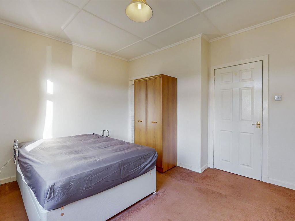 2 bed flat for sale in Freelands Road, Old Kilpatrick, Glasgow G60, £94,995