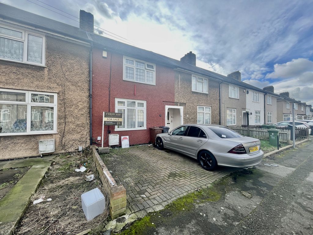 2 bed terraced house for sale in Ilchester Road, Dagenham RM8, £325,000