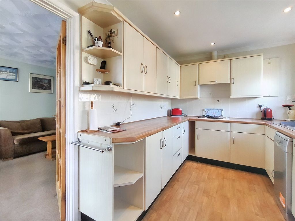 2 bed bungalow for sale in Bourne Way, Midhurst, West Sussex GU29, £365,000