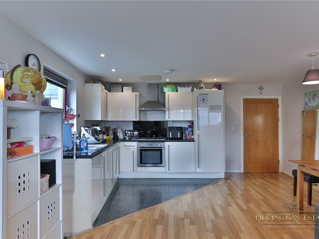 2 bed flat for sale in The Crescent, Plymouth, Devon PL1, £140,000