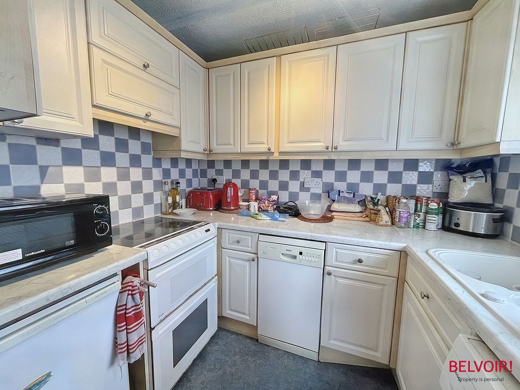 1 bed flat for sale in Waterloo Street, Cheltenham GL51, £100,000