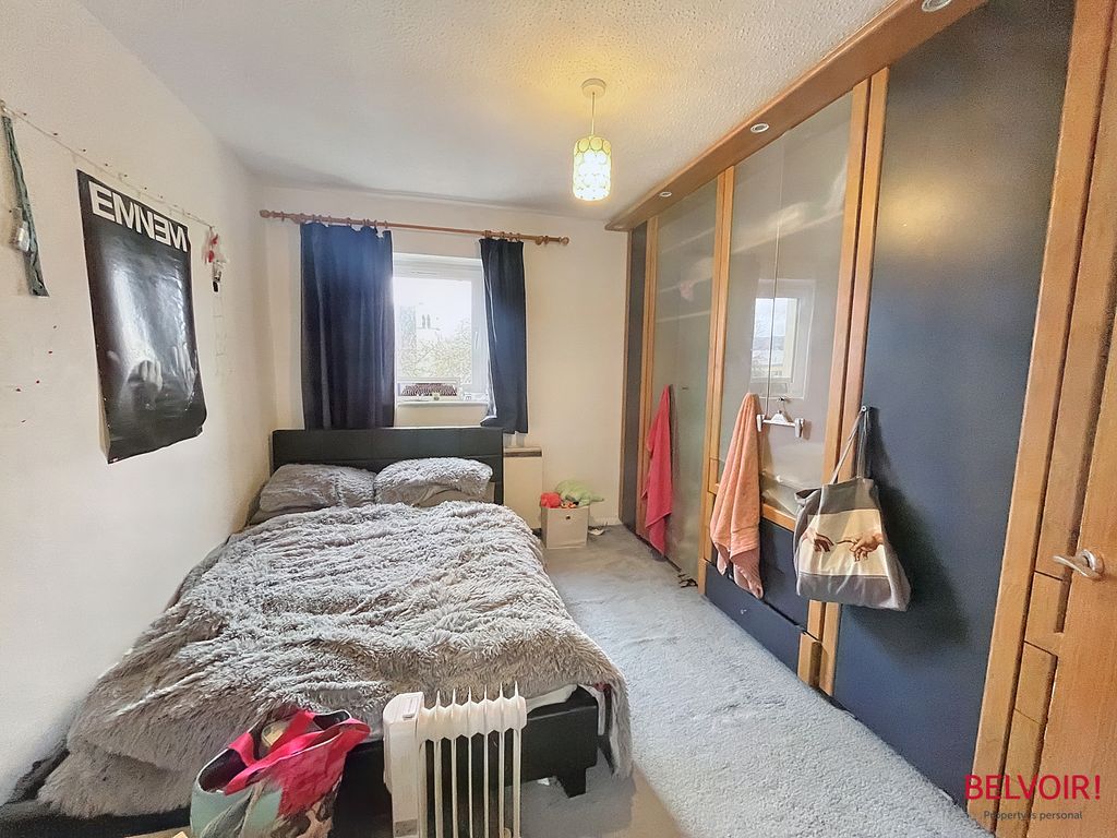 1 bed flat for sale in Waterloo Street, Cheltenham GL51, £100,000