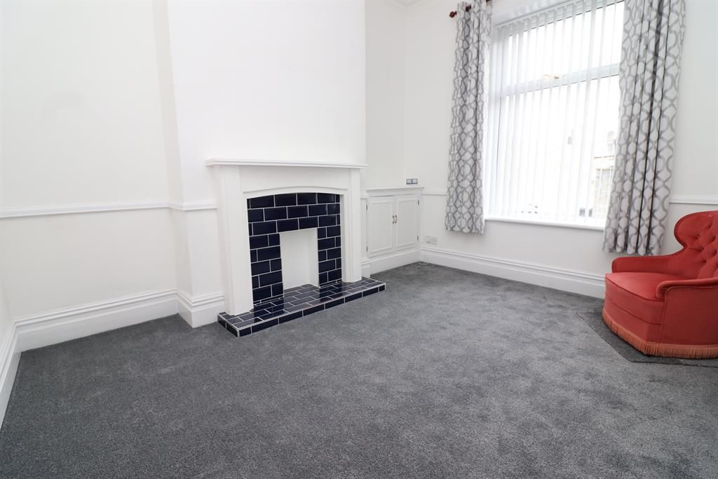 2 bed terraced house to rent in Duxbury Street, Darwen BB3, £750 pcm