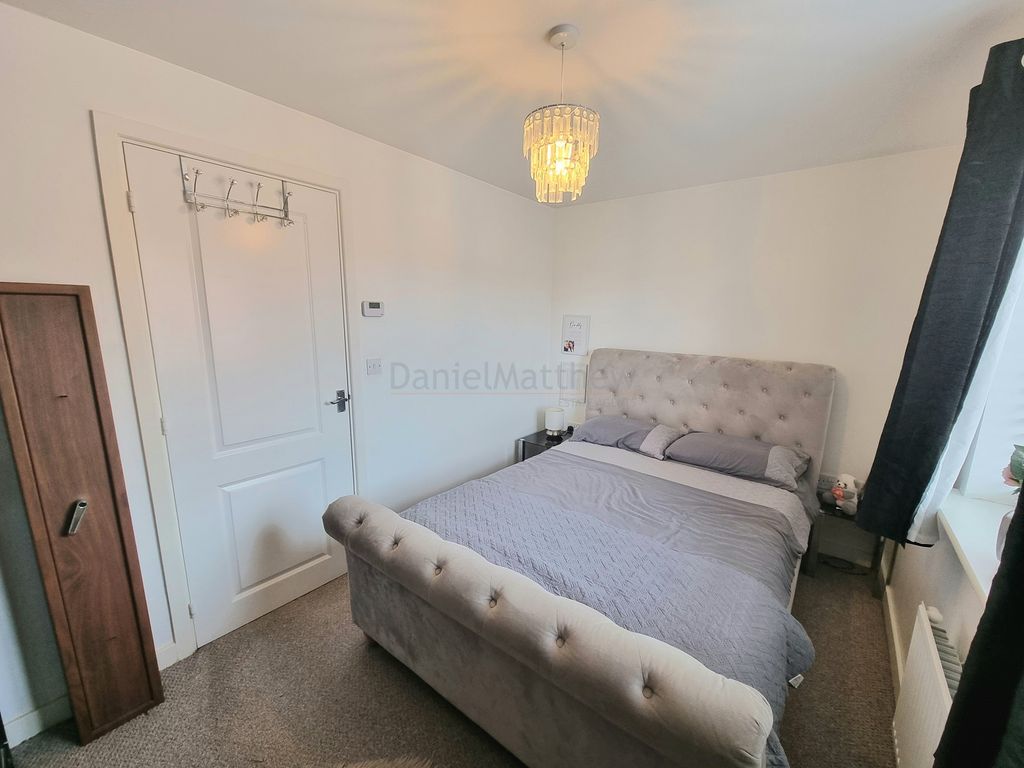 2 bed end terrace house for sale in Maes Brynach, Brynmenyn, Bridgend. CF32, £185,000