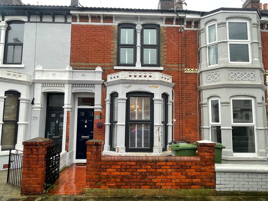 3 bed terraced house to rent in Farlington Road, Portsmouth PO2, £1,500 pcm