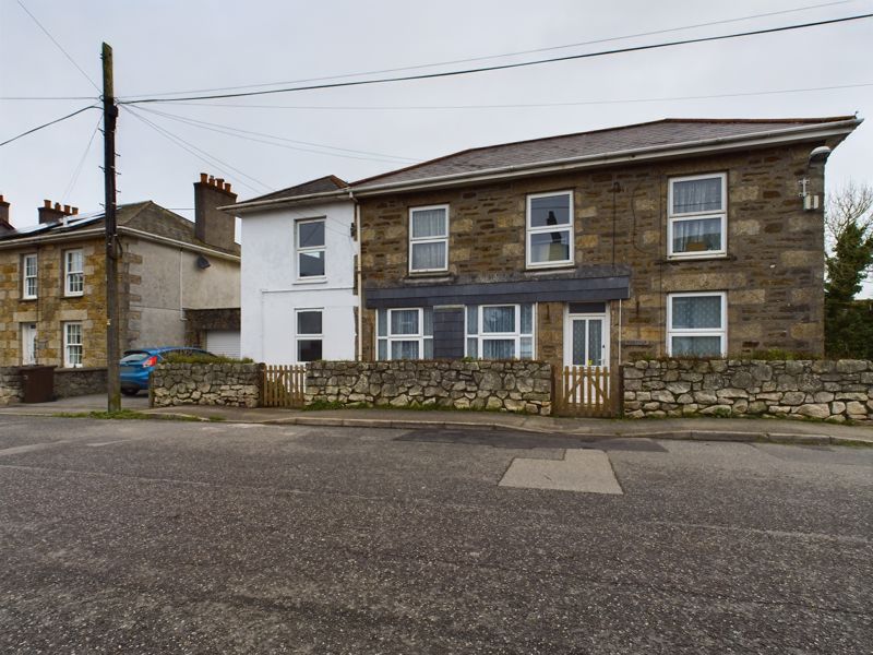 2 bed flat for sale in Paynters Lane, Redruth TR16, £140,000