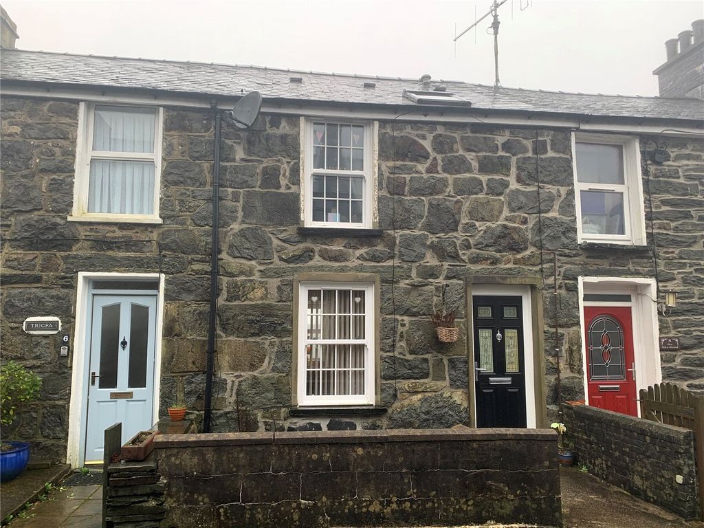 3 bed terraced house for sale in Old Tanymanod Terrace, Blaenau Ffestiniog, Gwynedd LL41, £135,000