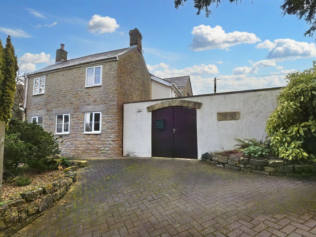 3 bed cottage for sale in Back Street, East Stour, Gillingham SP8, £450,000