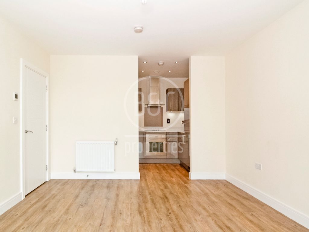 1 bed flat to rent in Pegasus Way, Gillingham, Kent ME7, £1,250 pcm