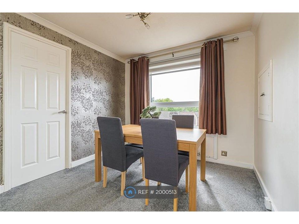 3 bed flat to rent in Mearenside, Edinburgh EH12, £1,400 pcm