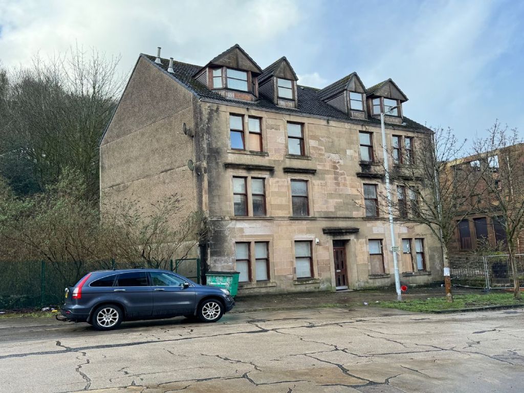 2 bed flat for sale in 18, Robert Street, Flat 2-2, Port Glasgow PA145Ns PA14, £14,000