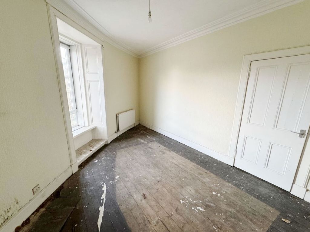2 bed flat for sale in 221, Albert Street, Flat J, Dundee DD46Qa DD4, £50,000