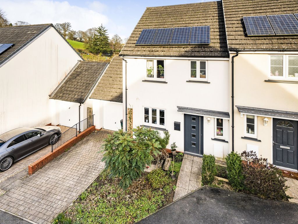 3 bed terraced house for sale in Elizabeth Penton Way, Bampton, Tiverton, Devon EX16, £325,000