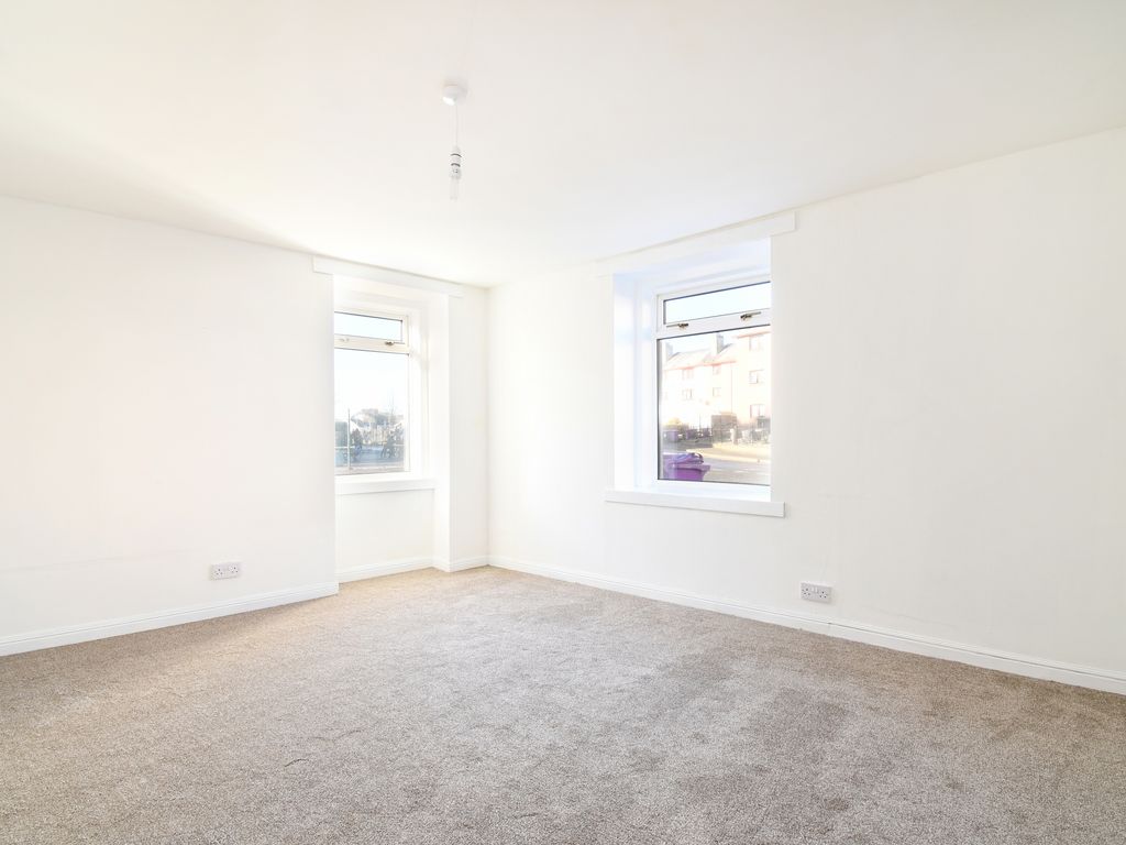 2 bed flat for sale in South Esk Street, Montrose DD10, £90,000