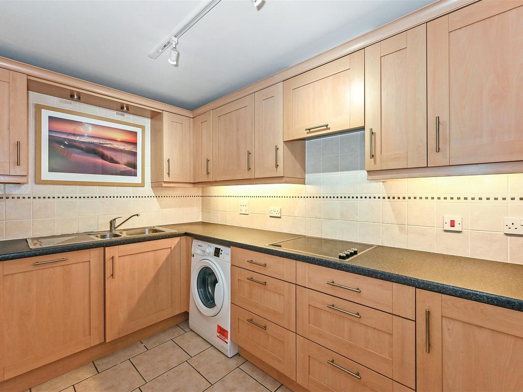 2 bed flat for sale in Palmerston House, Botley Road, Romsey, Hampshire SO51, £365,000