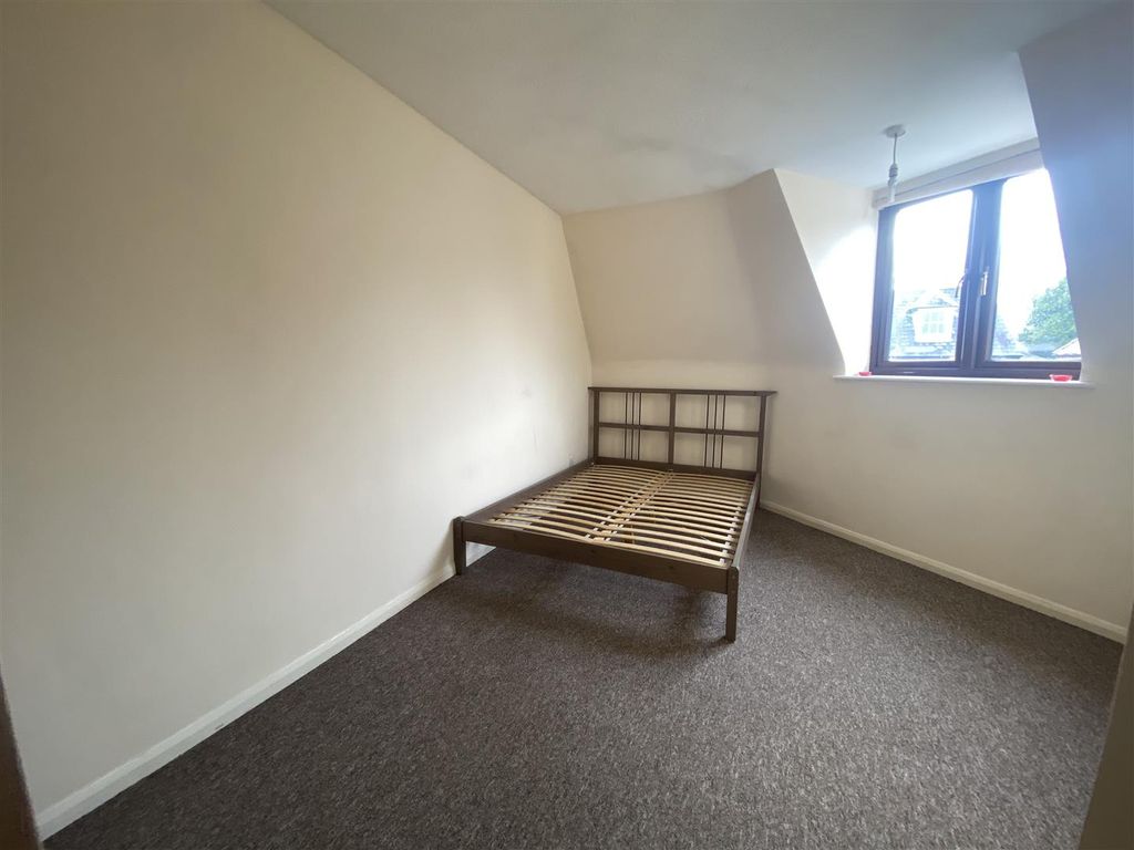 1 bed flat to rent in High Street, Newmarket CB8, £775 pcm