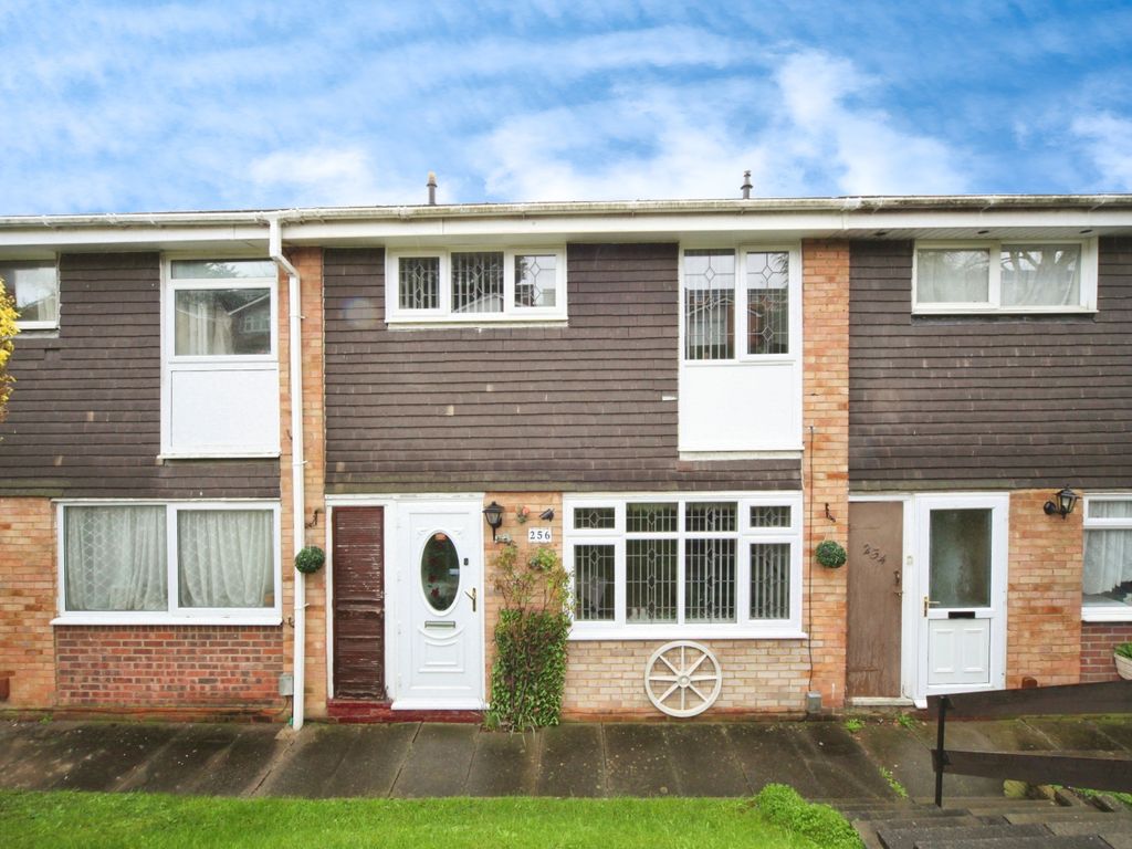 3 bed terraced house for sale in Devon Road, Luton LU2, £300,000