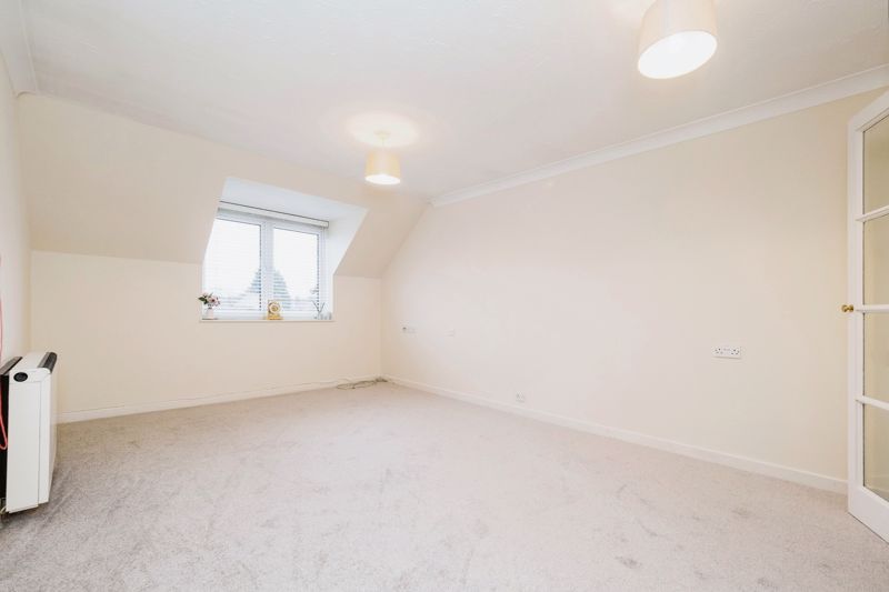 1 bed flat for sale in Longdon Court, Romford RM1, £168,500