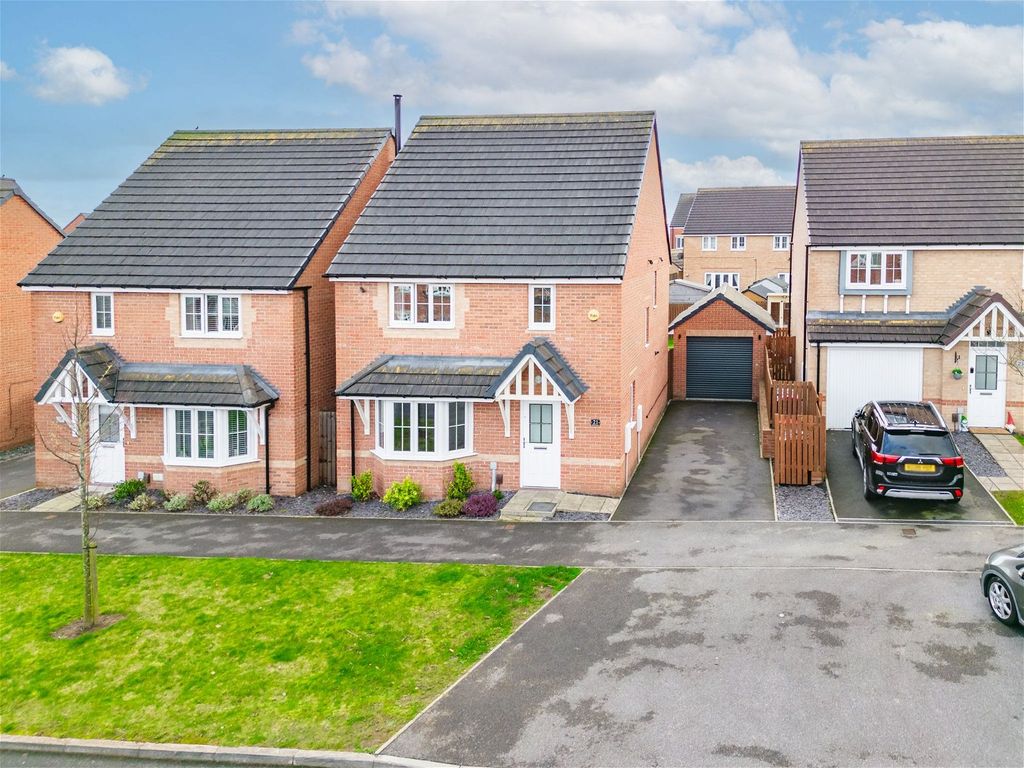 4 bed detached house for sale in Bluebell Lane, Thurcroft, Rotherham S66, £270,000