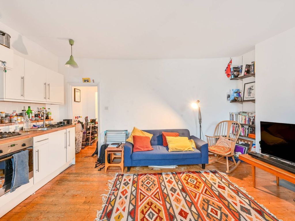1 bed flat for sale in Crossway, Dalston, London N16, £400,000