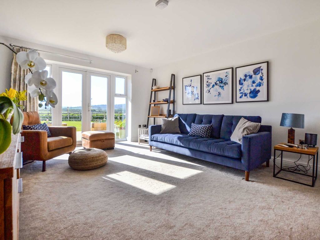 5 bed detached house for sale in Fletcher Close, Alderton, Tewkesbury GL20, £825,000