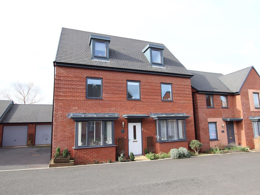 5 bed detached house for sale in Flint Field Way, Tithebarn, Exeter EX1, £580,000