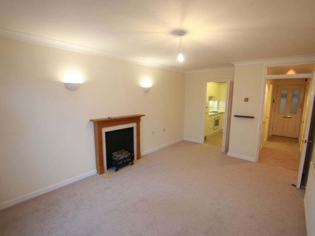 1 bed flat for sale in Northcourt Avenue, Berkshire, Reading RG2, £90,000