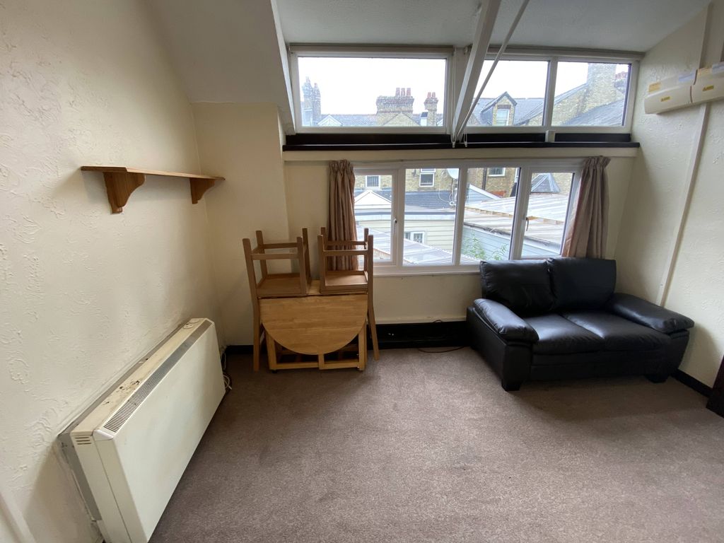 2 bed flat to rent in Mill Road, Cambridge CB1, £1,200 pcm