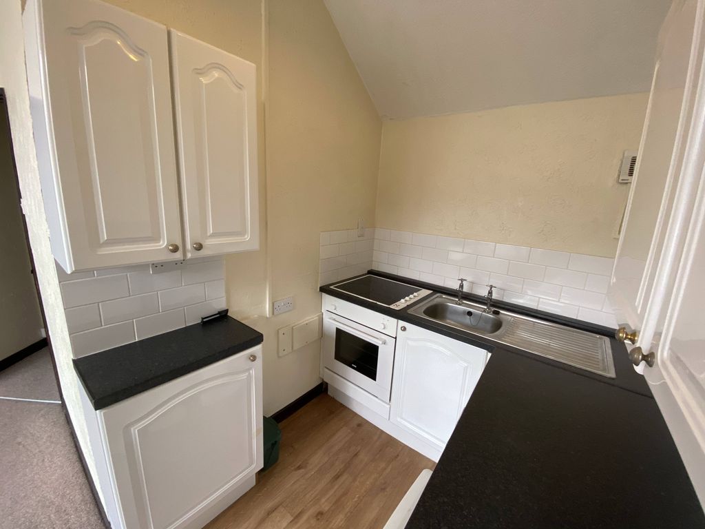 2 bed flat to rent in Mill Road, Cambridge CB1, £1,200 pcm