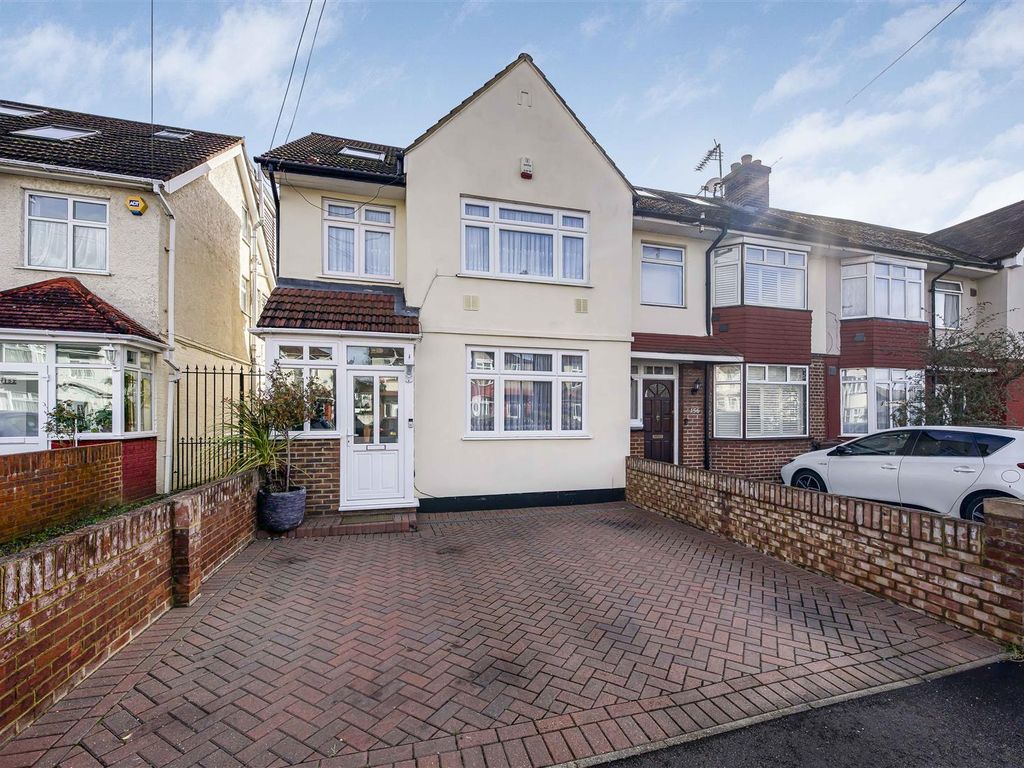 4 bed end terrace house for sale in Ellerdine Road, Hounslow TW3, £700,000
