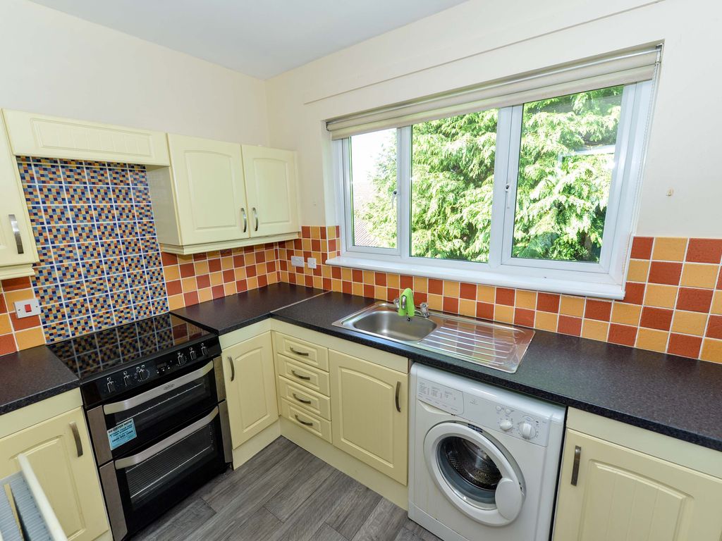 2 bed flat for sale in Carnbrae Park, Belfast BT8, £115,000