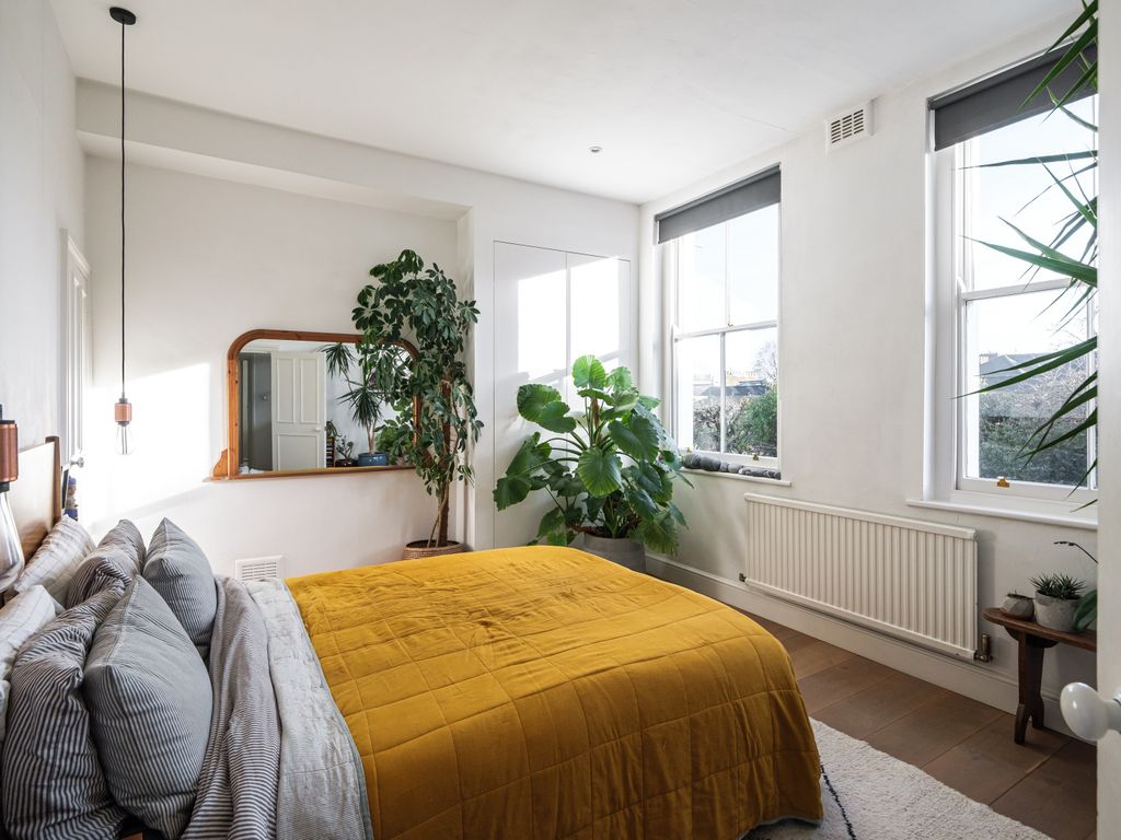 3 bed flat for sale in Stoke Newington Church Street, Stoke Newington N16, £1,100,000