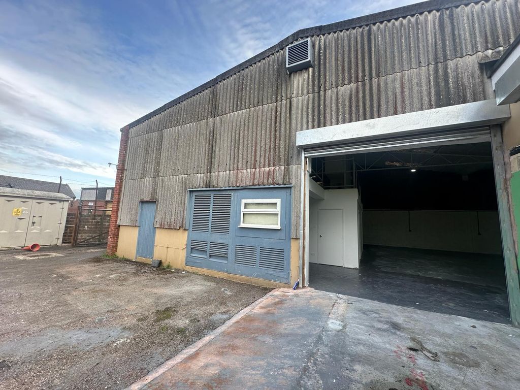 Warehouse to let in Blackdown Business Park, Wellington, Somerset TA21, £51,000 pa
