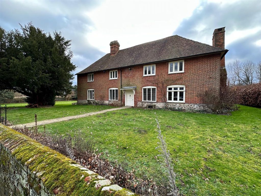 5 bed detached house to rent in Doddington, Sittingbourne ME9, £2,750 pcm