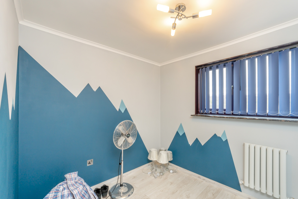 3 bed flat for sale in Eyrescroft, Peterborough PE3, £160,000