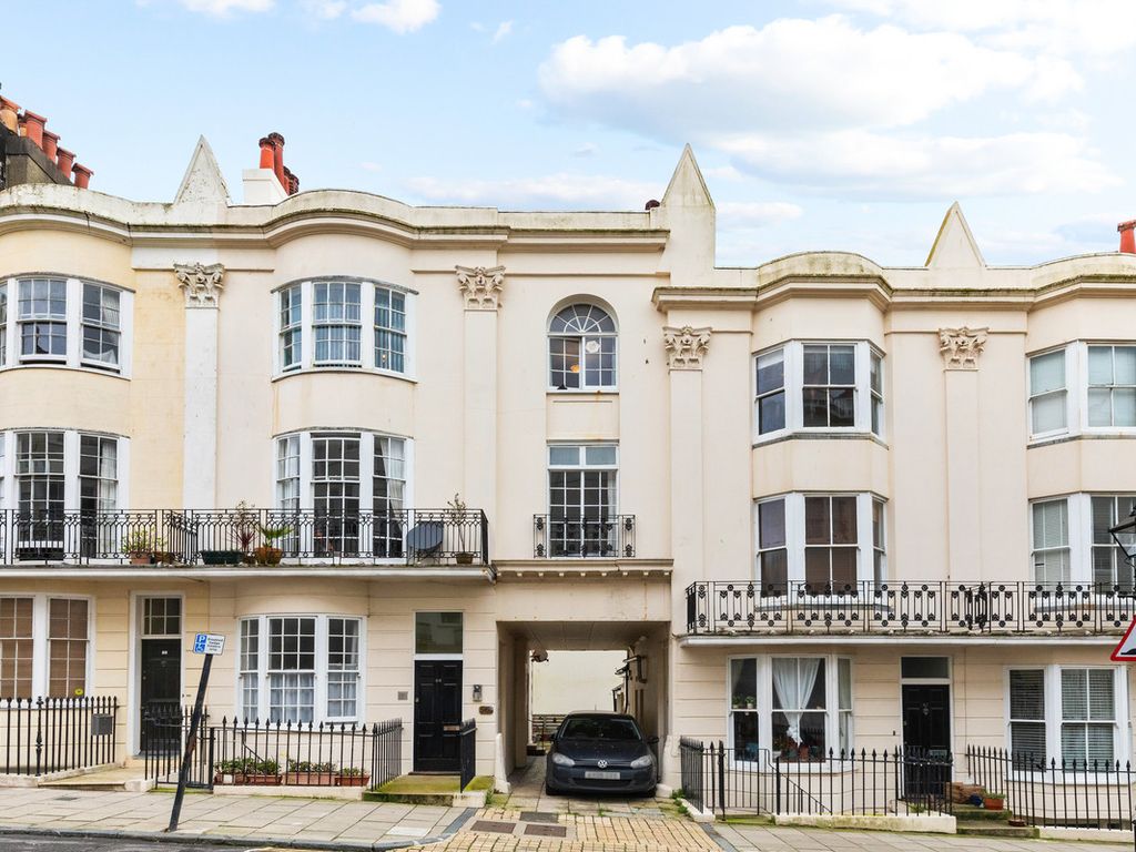 1 bed flat for sale in Waterloo Street, Hove BN3, £260,000