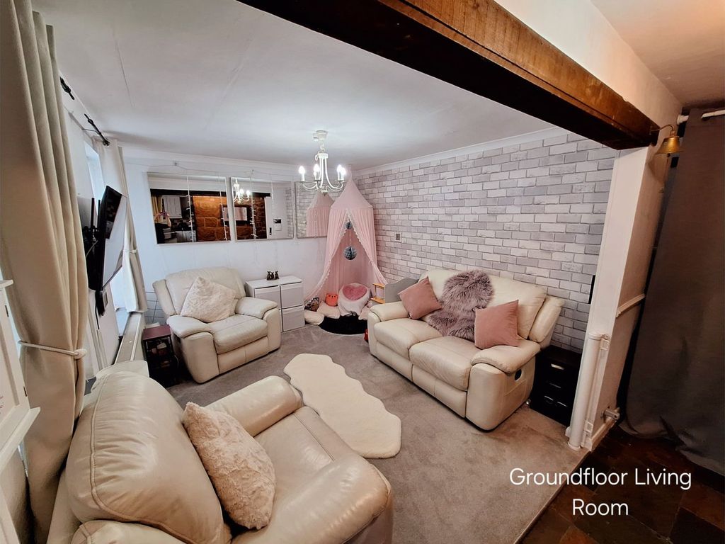 5 bed detached house for sale in Station Road, Chester CH1, £435,000
