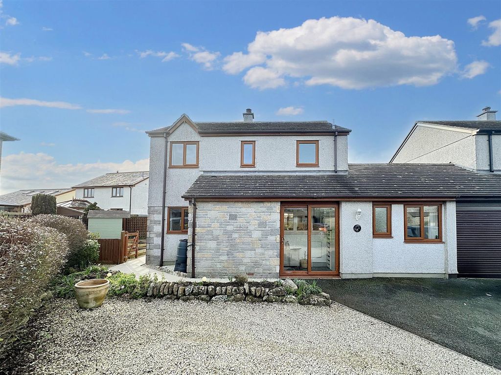 4 bed link detached house for sale in Mitchell Close, The Lizard, Helston TR12, £335,000