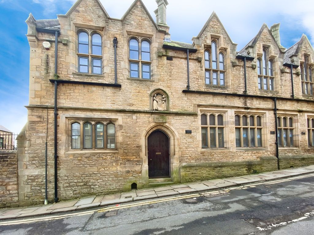 2 bed flat to rent in Middle Street, Windermere House Middle Street LA1, £1,300 pcm