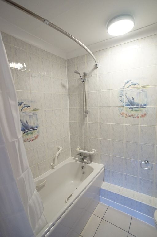 3 bed flat for sale in Surrey Road, Bournemouth BH4, £295,000