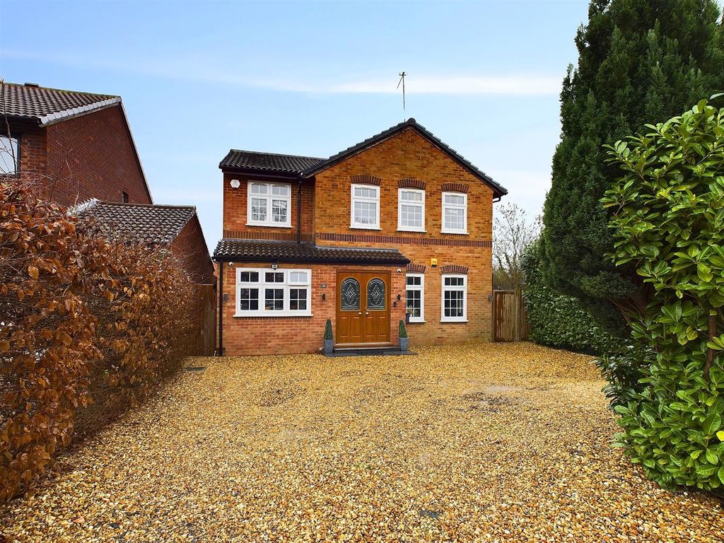 5 bed detached house for sale in Allonby Drive, Ruislip HA4, £1,100,000