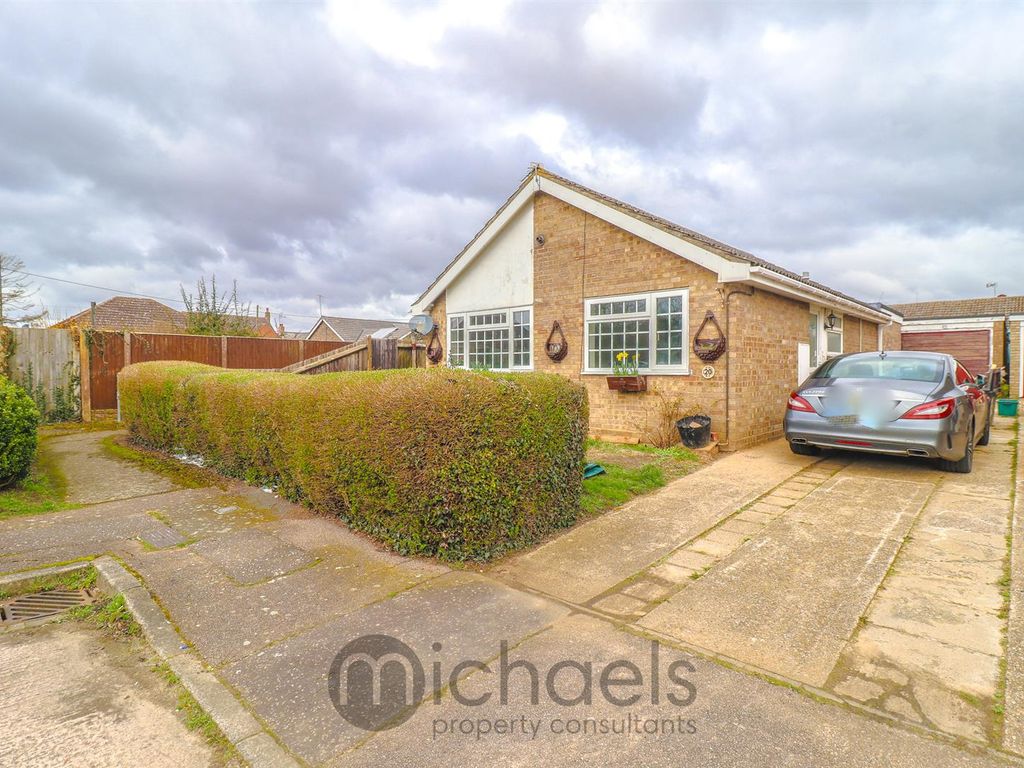 3 bed detached bungalow to rent in Linnet Way, Great Bentley, Colchester CO7, £1,500 pcm